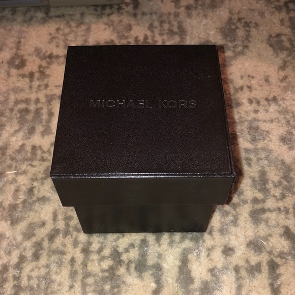 Micheal Kors watch - Picture 2 of 12